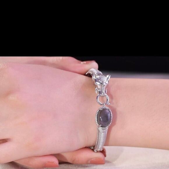 Malagasy Labradorite 7.10 ctw Silver Bangle Bracelet in Elephant Design 7.25 In - Picture 2 of 6